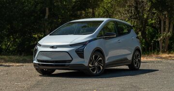 Chevrolet Bolt EV reviewed by CNET USA