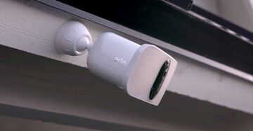 Netgear Arlo Pro 3 Floodlight test par LeCafeDuGeek