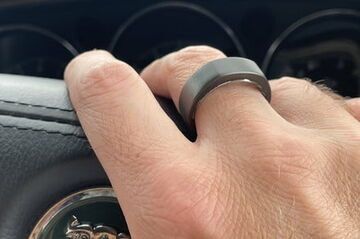 Oura Ring testé par DigitalTrends Oura Ring testé par DigitalTrends