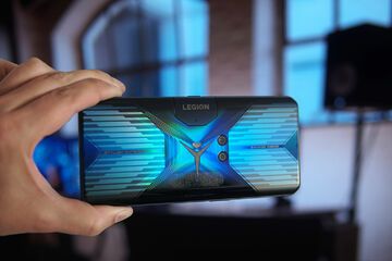 Lenovo Legion Phone Duel reviewed by Ubergizmo