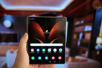 Samsung Galaxy Z Fold 2 test par Ubergizmo