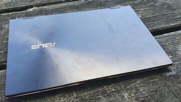 Asus ZenBook Flip 13 test par LeCafeDuGeek Asus ZenBook Flip 13 test par LeCafeDuGeek