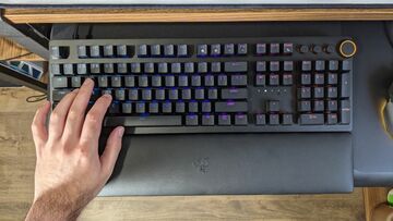 Razer Huntsman V2 testé par Laptop Mag Razer Huntsman V2 testé par Laptop Mag