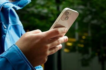 Apple iPhone 13 reviewed by DigitalTrends Apple iPhone 13 reviewed by DigitalTrends