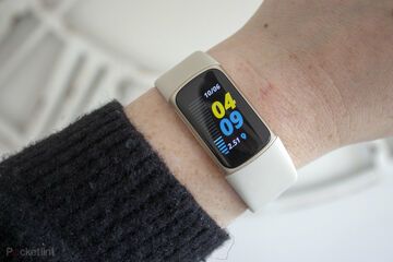 Fitbit Charge 5 testé par Pocket-lint Fitbit Charge 5 testé par Pocket-lint