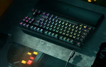 Razer Huntsman V2 testé par HardwareZone Razer Huntsman V2 testé par HardwareZone