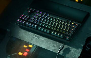 Razer Huntsman V2 test par HardwareZone