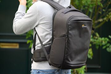 Lowepro Flipside 400 AW III Review: 2 Ratings, Pros and Cons