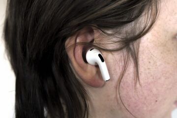 Apple AirPods 3 reviewed by L&B Tech Apple AirPods 3 reviewed by L&B Tech