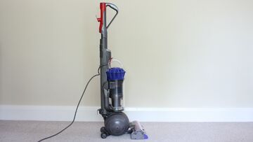 Dyson Small Ball test par ExpertReviews Dyson Small Ball test par ExpertReviews