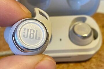 JBL Reflect Flow Pro testé par DigitalTrends JBL Reflect Flow Pro testé par DigitalTrends