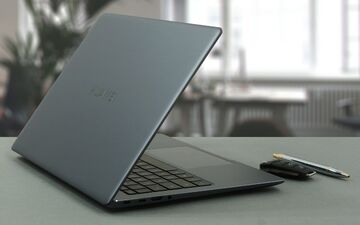 Huawei MateBook 14s reviewed by LaptopMedia