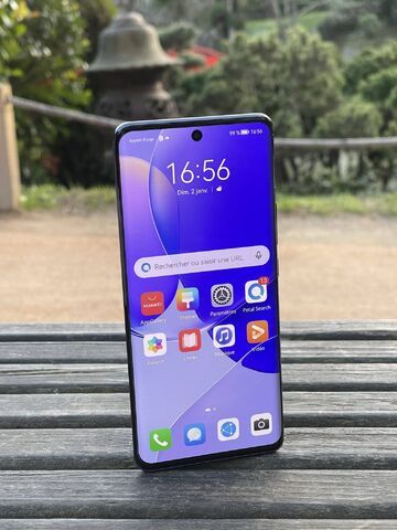 Huawei Nova 9 testé par LeCafeDuGeek Huawei Nova 9 testé par LeCafeDuGeek