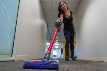Dyson V6 Absolute Review: 6 Ratings, Pros and Cons
