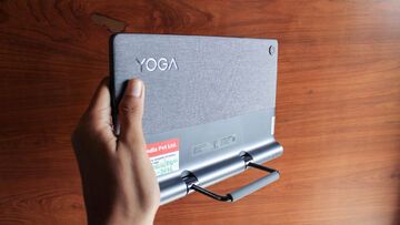 Lenovo Yoga Tab 11 test par Laptop Mag