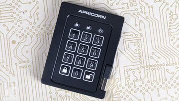 Apricorn Aegis Padlock SSD test par PCMag