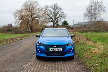 Peugeot e-208 Review: 9 Ratings, Pros and Cons