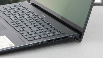 Asus ZenBook Pro 15 test par LaptopMedia