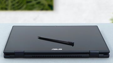 Asus ExpertBook B3 Flip testé par LaptopMedia Asus ExpertBook B3 Flip testé par LaptopMedia