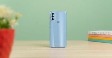 Motorola Moto G71 reviewed by GadgetByte