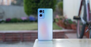 Oppo Reno 7 Pro reviewed by GadgetByte