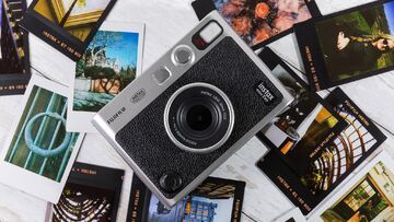 Fujifilm Instax Mini Evo test par ExpertReviews