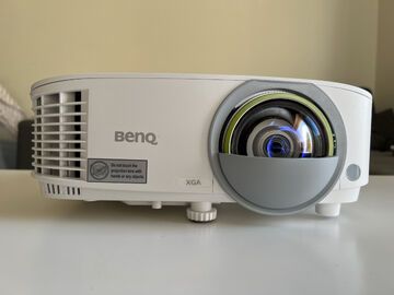 Test BenQ EX800ST