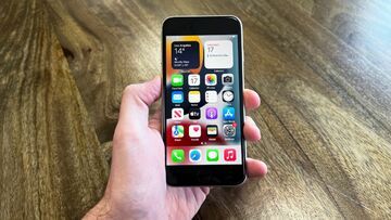 Apple iPhone SE - 2022 reviewed by T3