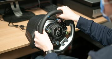 Thrustmaster T-GT test par Les Numriques