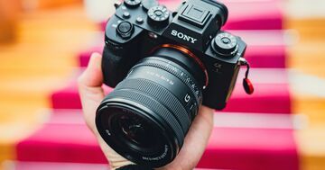Sony FE PZ 16-35mm F4 Review: 4 Ratings, Pros and Cons