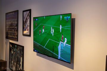 LG OLED42C2 test par Pocket-lint