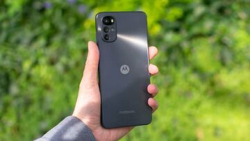 Motorola Moto G22 testé par ExpertReviews Motorola Moto G22 testé par ExpertReviews