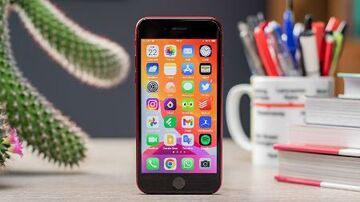 Apple iPhone SE - 2022 reviewed by Tech Advisor