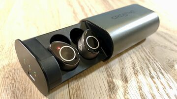 Creative Outlier Pro test par PCMag Creative Outlier Pro test par PCMag