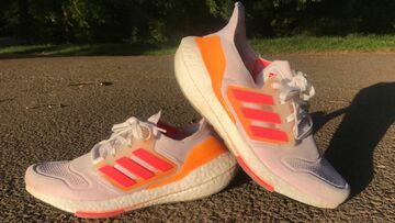 Adidas Ultraboost 22 Review: 2 Ratings, Pros and Cons