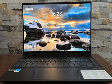 Asus ZenBook Flip 14 test par NotebookCheck