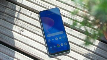 Realme C35 test par ExpertReviews