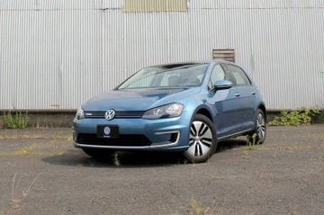 Volkswagen e-Golf Review: 3 Ratings, Pros and Cons