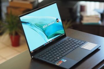 Asus Zenbook S 13 OLED testé par DigitalTrends Asus Zenbook S 13 OLED testé par DigitalTrends