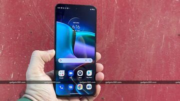 Motorola Edge test par Gadgets360 Motorola Edge test par Gadgets360