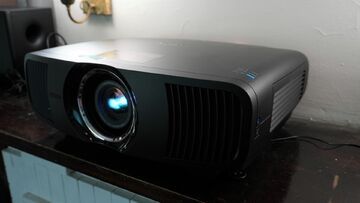 Epson Pro Cinema LS12000 test par TechRadar