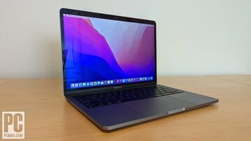 Apple MacBook Pro 13 - 2022 test par PCMag