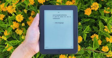 Barnes & Noble Nook Glowlight 4 reviewed by The Verge