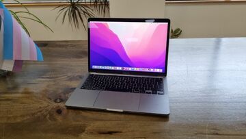 Apple MacBook Pro 13 - 2022 test par Creative Bloq