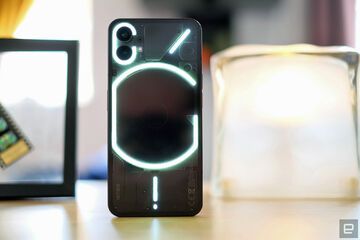 Nothing Phone 1 reviewed by Engadget Nothing Phone 1 reviewed by Engadget