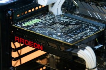 AMD Radeon R9 Nano testé par DigitalTrends AMD Radeon R9 Nano testé par DigitalTrends