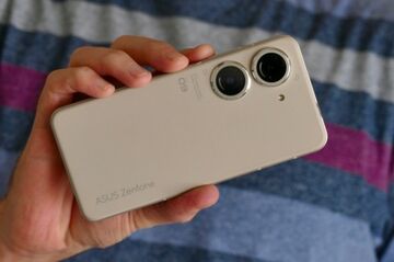 Asus Zenfone 9 test par DigitalTrends