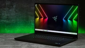 Razer Blade 17 test par ExpertReviews