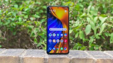 Xiaomi Poco F4 test par ExpertReviews