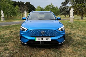 MG ZS EV Review: 3 Ratings, Pros and Cons